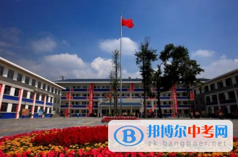 彭州市通濟中學2022年學費、收費多少