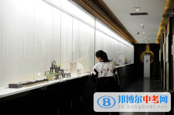 成都市實驗外國語學校風骨峭峻遺塵埃