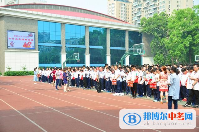 四川省成都市樹德中學舉行安全疏散演練