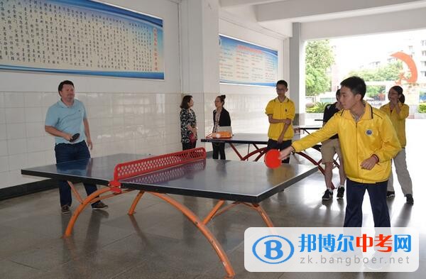 澳大利亞、美國高中校長“空降”成都高新實(shí)驗(yàn)，為學(xué)生來華交流探路