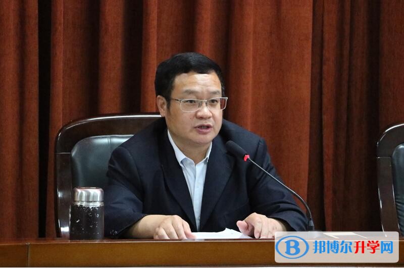內江一中掀起“大學習、大討論、大調研”活動熱潮
