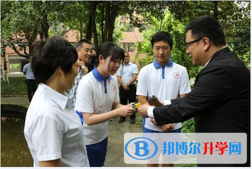 澳大利亞維多利亞州教育官員蒞臨內江一中考察調研