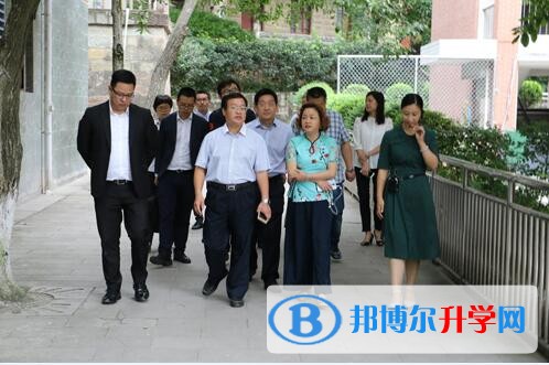 澳大利亞維多利亞州教育官員蒞臨內江一中考察調研