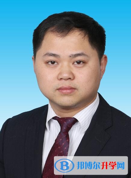 內江一中物理老師謝佐杰發明的吸塵黑板擦獲國家專利