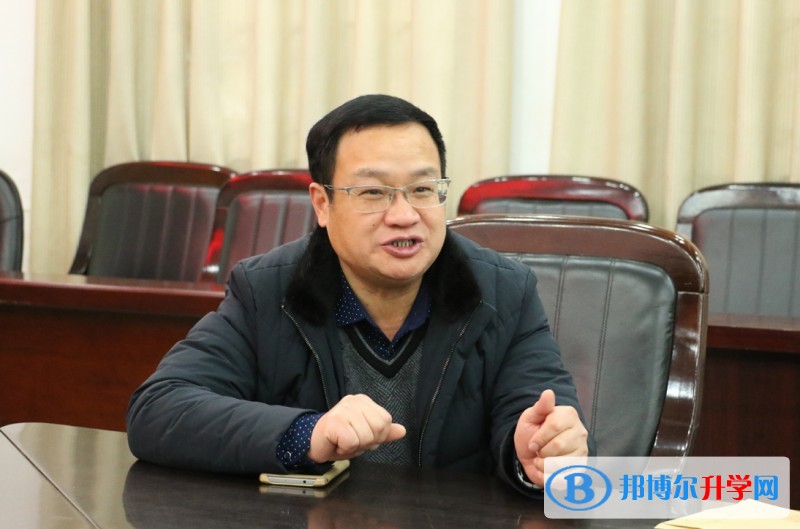 市教育局領導到內江一中開展走訪慰問師生活動