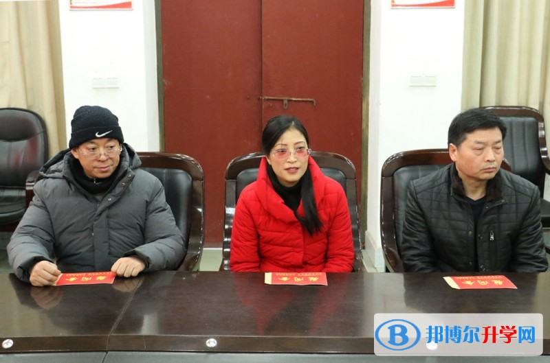 市教育局領導到內江一中開展走訪慰問師生活動