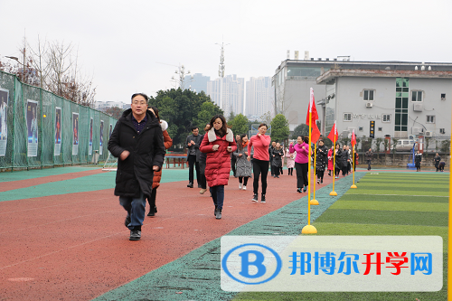 櫛風(fēng)沐雨強(qiáng)筋骨，砥礪前行鑄輝煌