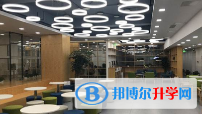 美聯(lián)國(guó)際學(xué)校2023年招生簡(jiǎn)章