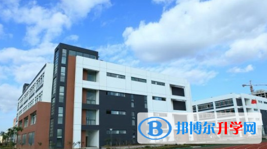 濰坊德潤國際雙語學(xué)校初中部2020年報(bào)名條件、招生要求、招生對(duì)象