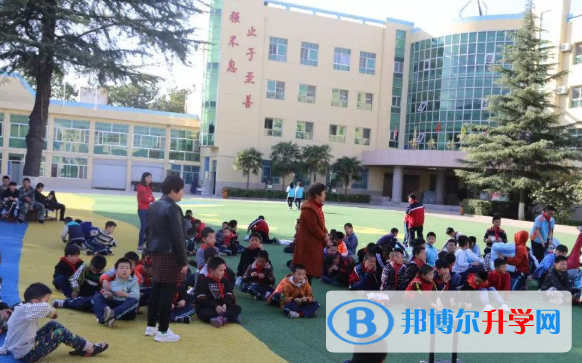 西安臨潼華樂學校初中部2020年學費、收費多少