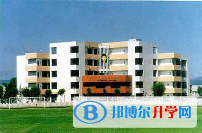 云南省玉溪第一中學(xué)2021年學(xué)費(fèi)、收費(fèi)多少 