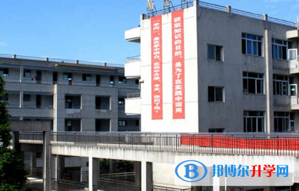 成都市龍泉一中2022年報名條件、招生要求、招生對象