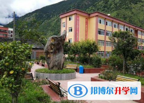 瀘定縣第二中學(xué)2022年怎么樣、好不好