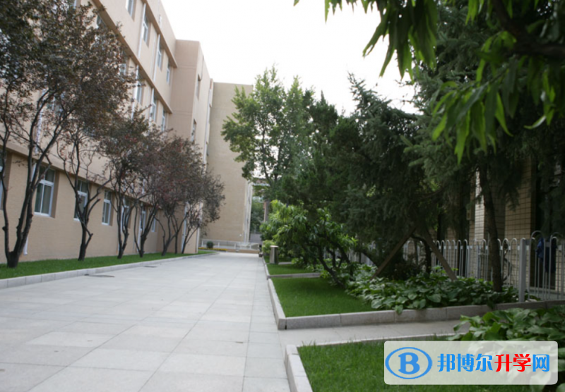 首都師范大學附屬中學2023年招生辦聯系電話