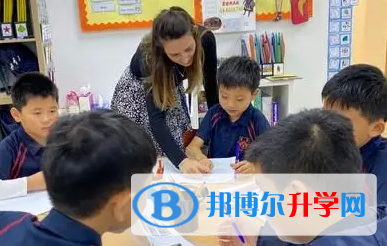 凱利山國際學院2023年學費標準