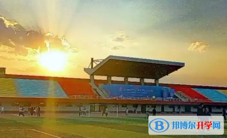 河北定興中學地址，乘車路線
